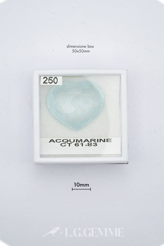 acquamarina 61.83ct blu cuore