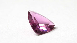 Granato viola triangolare 0.00CT
