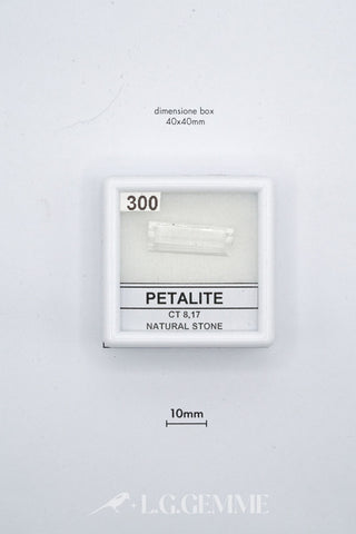 petalite 8.17ct trasparente forma libera