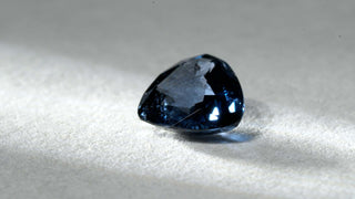 spinello blu triangolare 1.77CT