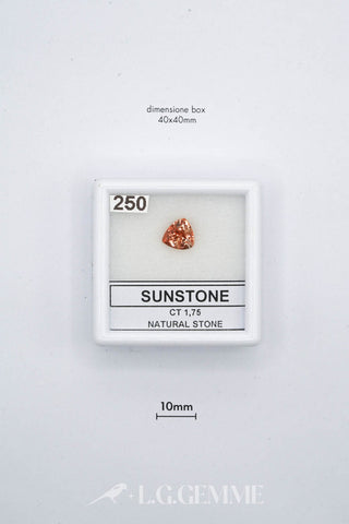 oligoclasio 1.75ct arancione triangolare