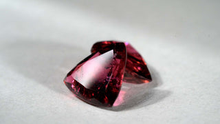 Tormalina rosa triangolare 12,32CT
