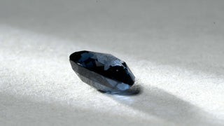 spinello blu triangolare 1.77CT
