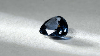 spinello blu triangolare 1.77CT