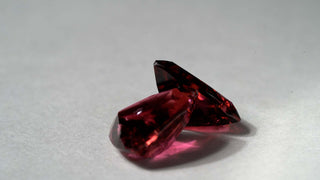 Tormalina rosa triangolare 12,32CT