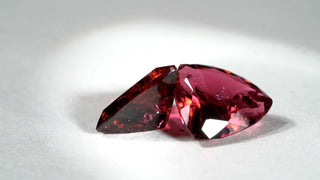 Tormalina rosa triangolare 12,32CT
