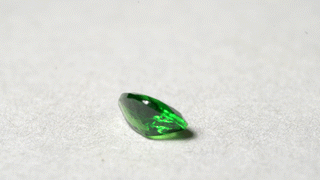 Tsavorite verde goccia 0,70CT