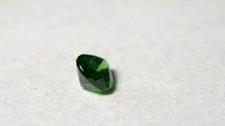 Tsavorite verde goccia 0,70CT