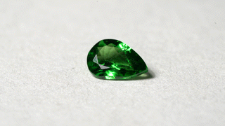 Tsavorite verde goccia 0,70CT